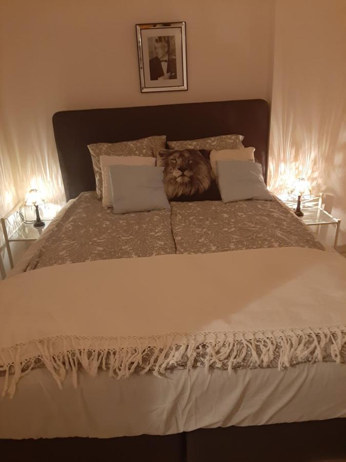 Hollywood Kosciuszki Apartment